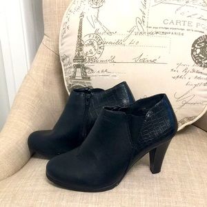 Cute black booties 8.5